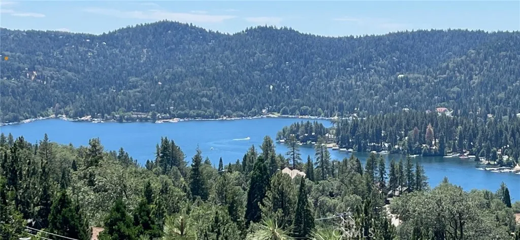 WOW! Jaw dropping unobstructed lake view from deck