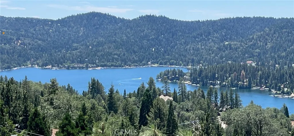 WOW! Jaw dropping unobstructed lake view from deck