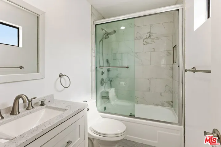 11643 Chandler Boulevard 111, Valley Village, California 91601