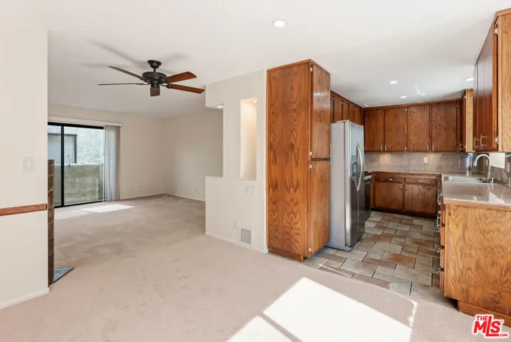 11643 Chandler Boulevard 111, Valley Village, California 91601