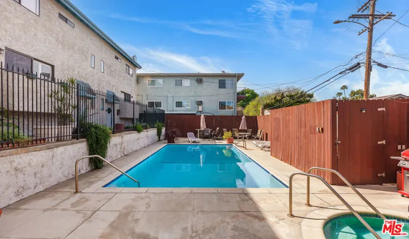 11643 Chandler Boulevard 111, Valley Village, California 91601
