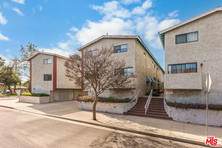 11643 Chandler Boulevard 111, Valley Village, California 91601