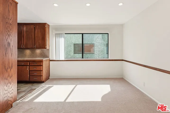 11643 Chandler Boulevard 111, Valley Village, California 91601
