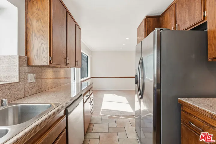 11643 Chandler Boulevard 111, Valley Village, California 91601