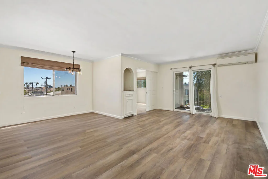 625 N Flores Street 304, West Hollywood, California 90048 home-pic-4