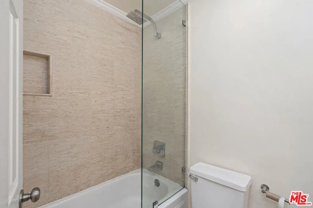 625 N Flores Street 304, West Hollywood, California 90048 home-pic-18