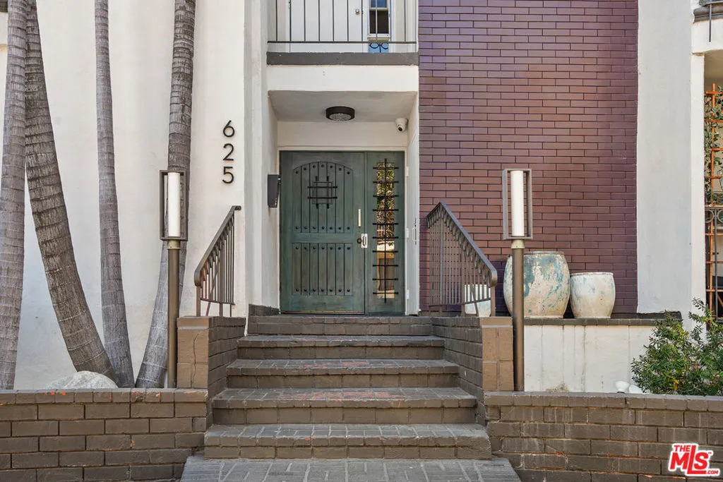 625 N Flores Street 304, West Hollywood, California 90048 home-pic-3