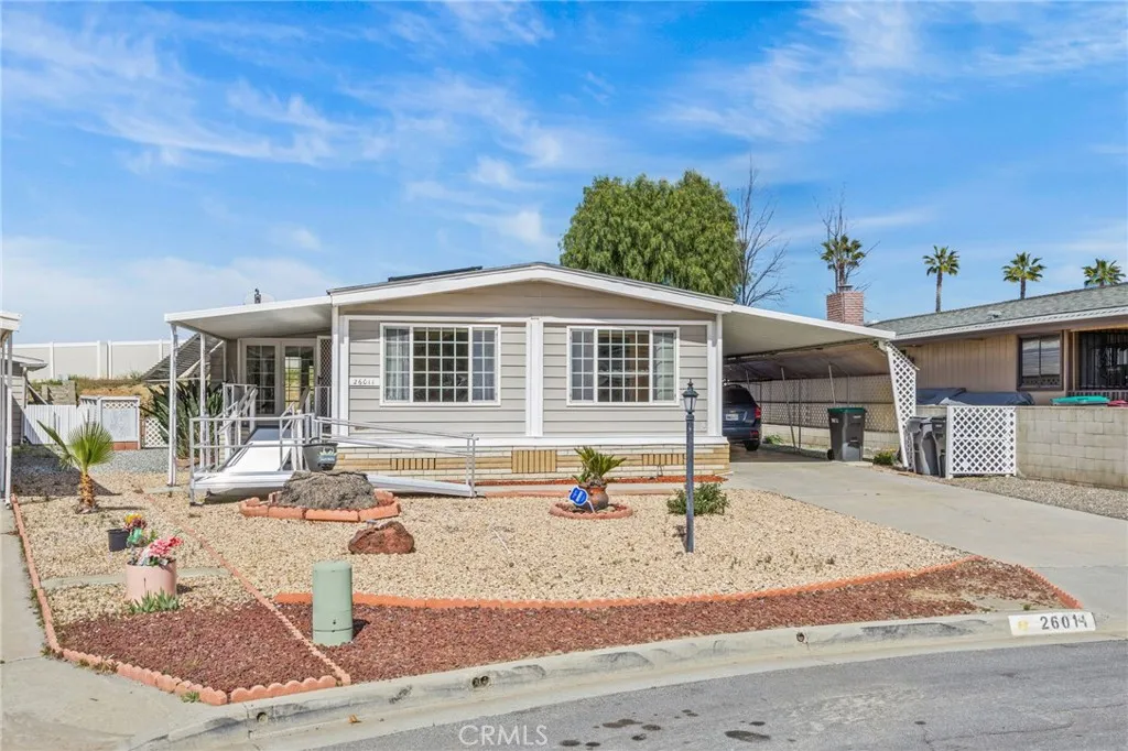 26011 Kentia Palm Dr, Homeland, California 92548 home-pic-2