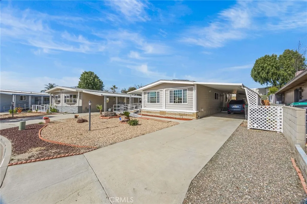 26011 Kentia Palm Dr, Homeland, California 92548 home-pic-36