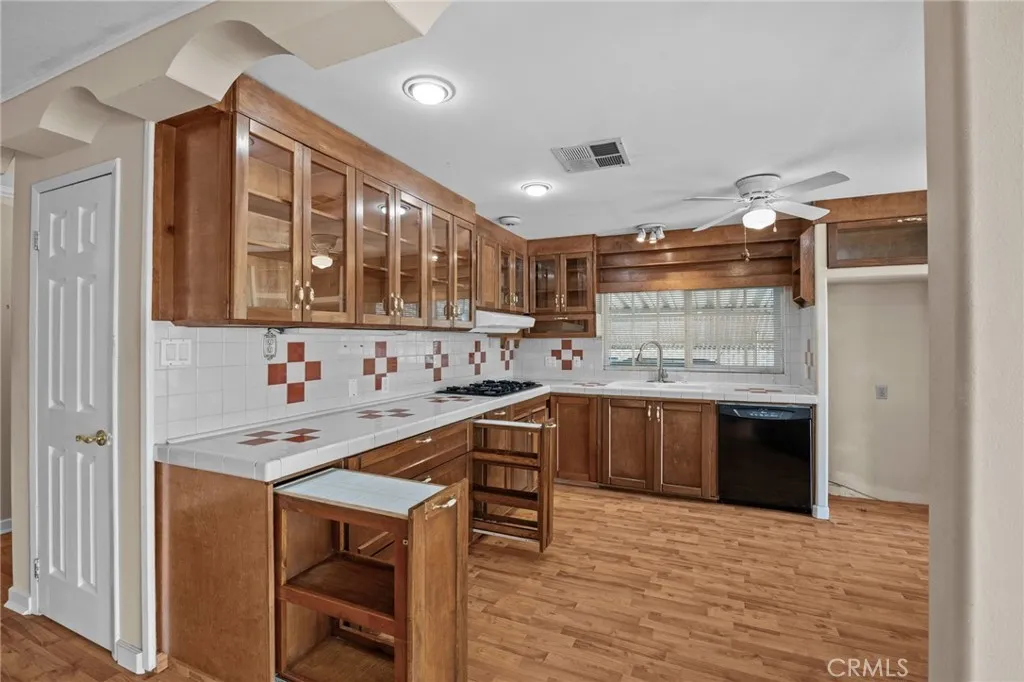 26011 Kentia Palm Dr, Homeland, California 92548 home-pic-16