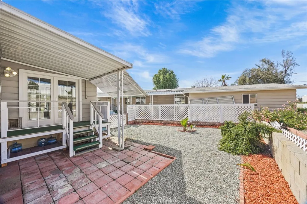 26011 Kentia Palm Dr, Homeland, California 92548 home-pic-35