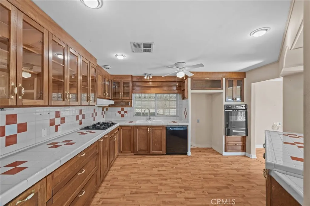 26011 Kentia Palm Dr, Homeland, California 92548 home-pic-12