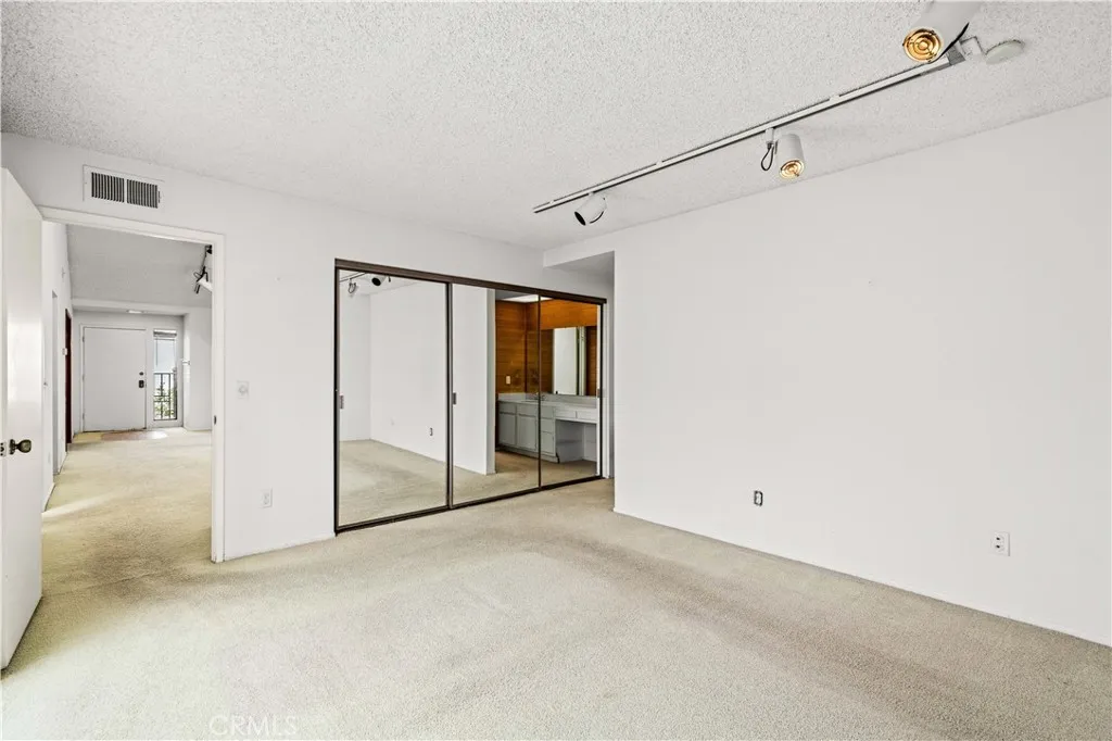 20 Navarre 134, Irvine, California 92612 home-pic-25