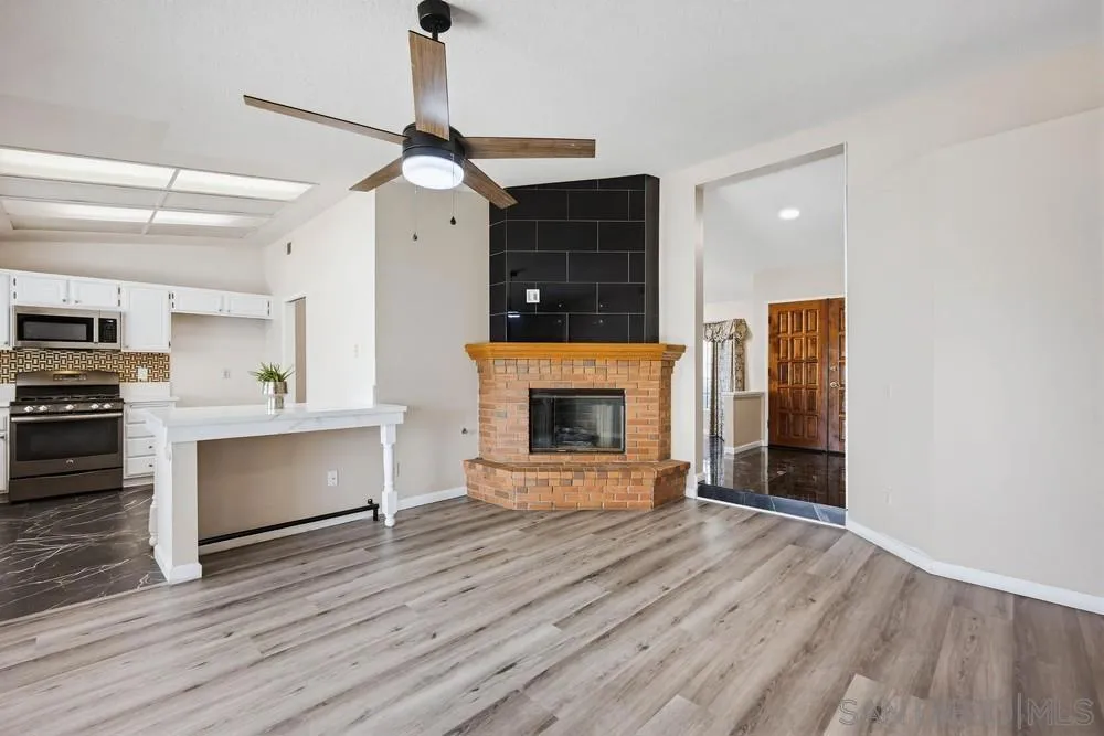 23929 Pine Field Drive, Moreno Valley, California 92557 home-pic-11