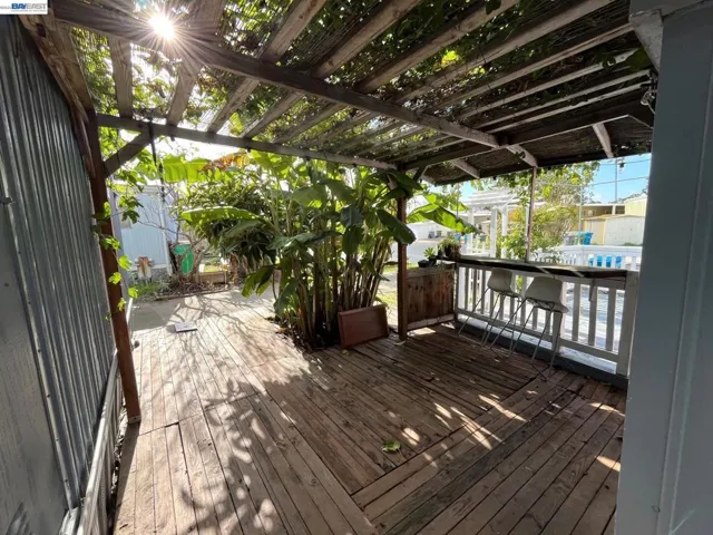 Oudoor Decking with Arbor