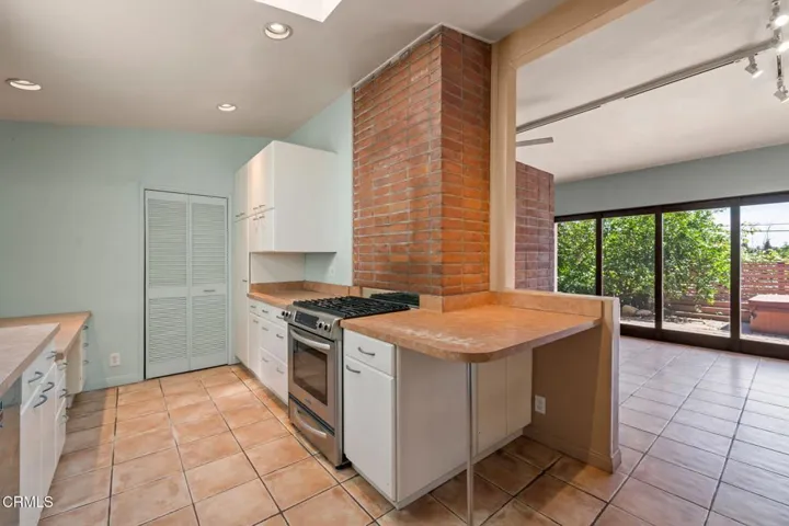 12-web-or-mls-127 South Ln_MEDIA360VR-11