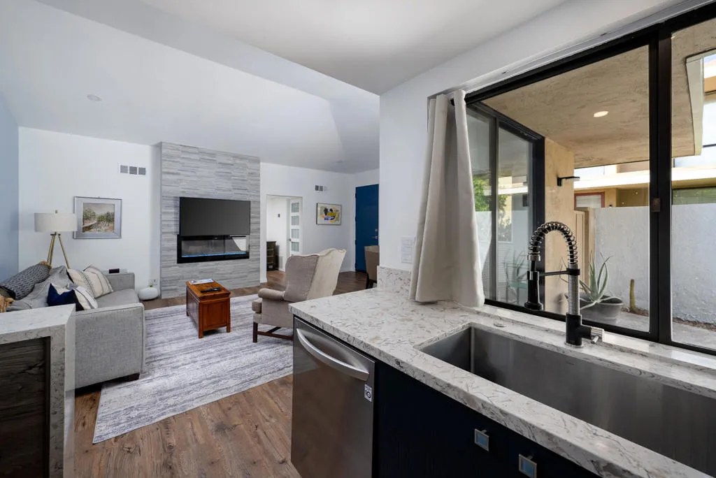 2501 N Indian Canyon Drive 635, Palm Springs, California 92262 home-pic-17