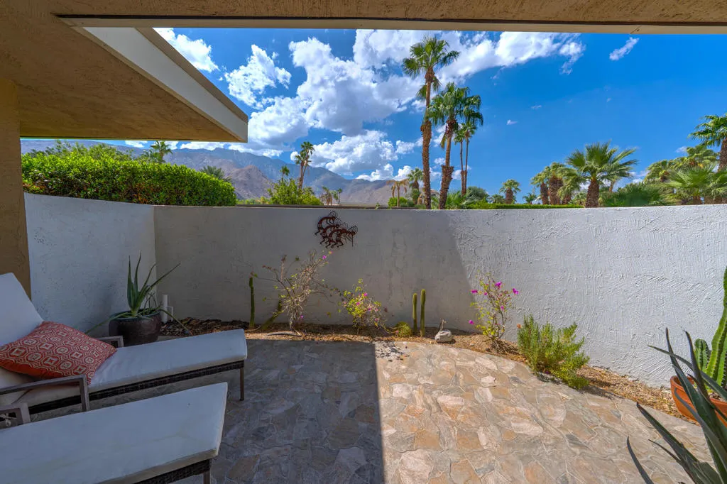 2501 N Indian Canyon Drive 635, Palm Springs, California 92262 home-pic-5