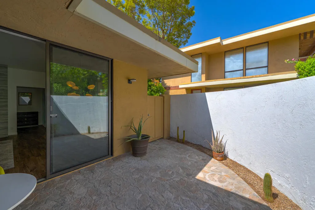 2501 N Indian Canyon Drive 635, Palm Springs, California 92262 home-pic-16