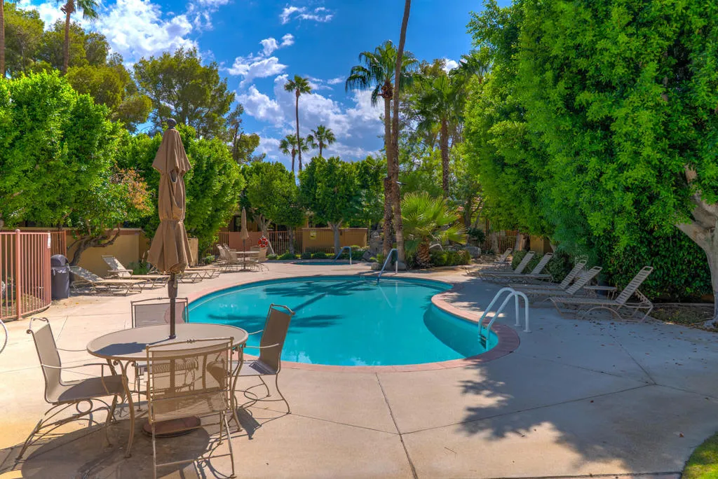 2501 N Indian Canyon Drive 635, Palm Springs, California 92262 home-pic-2