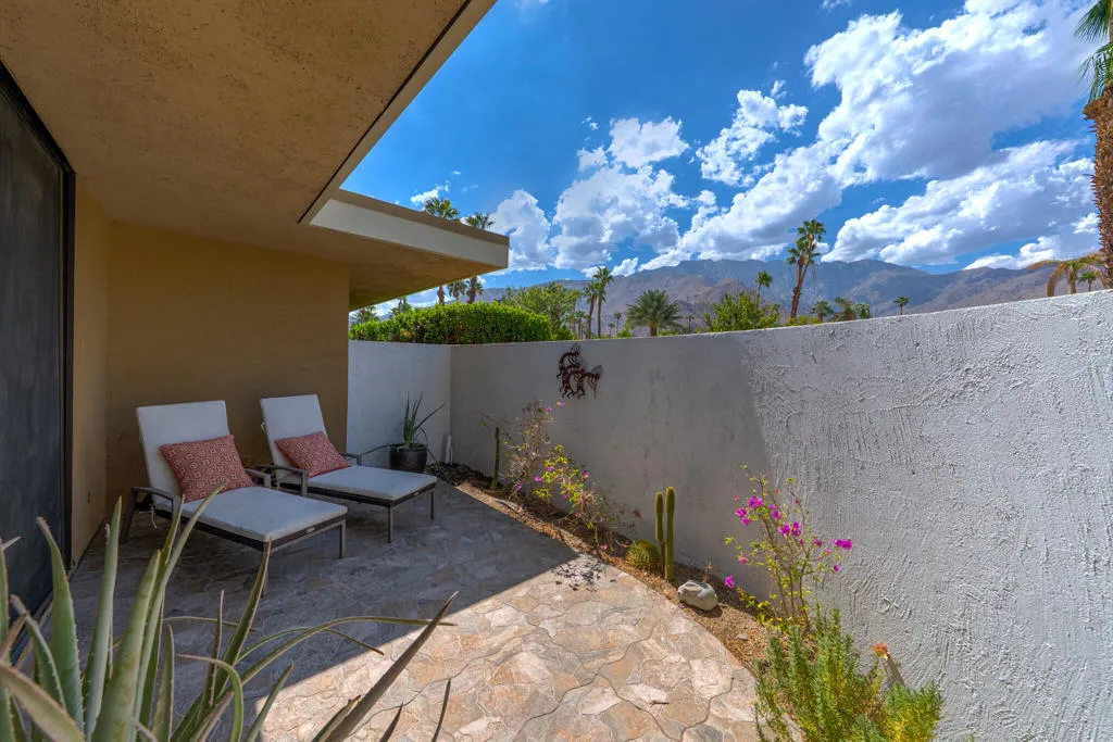 2501 N Indian Canyon Drive 635, Palm Springs, California 92262 home-pic-4