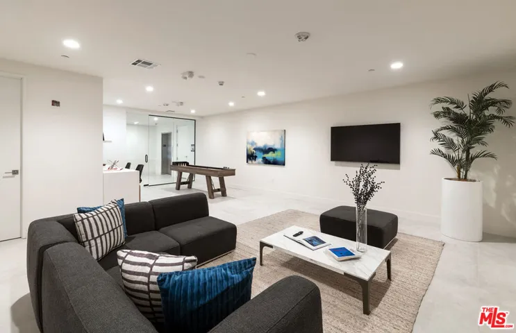3651 Regal Place 201, Los Angeles, California 90068