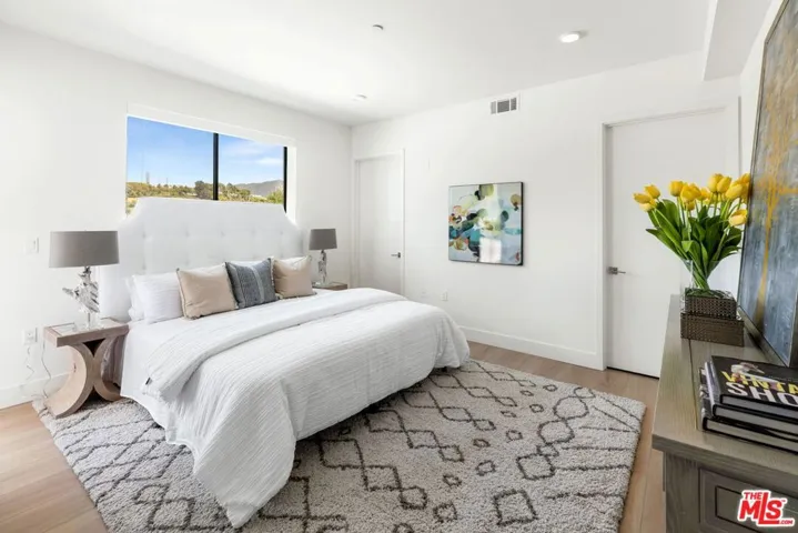 3651 Regal Place 201, Los Angeles, California 90068