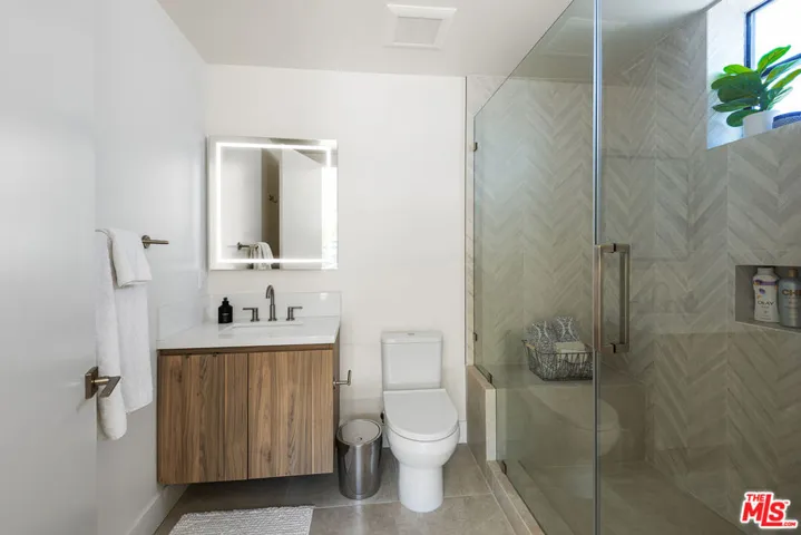 3651 Regal Place 201, Los Angeles, California 90068