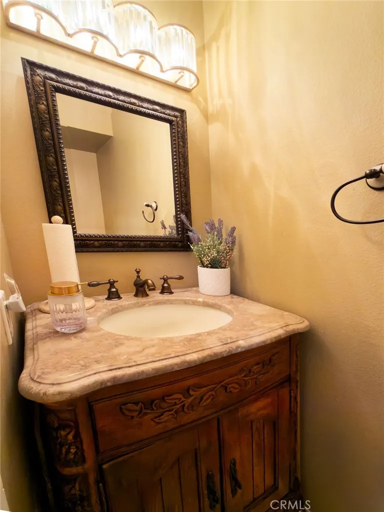 9788 Via Zibello, Burbank, California 91504 home-pic-12
