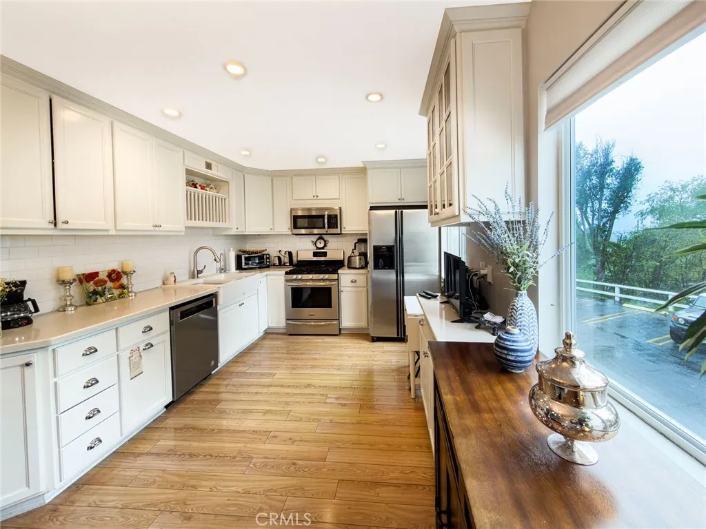 9788 Via Zibello, Burbank, California 91504 home-pic-8