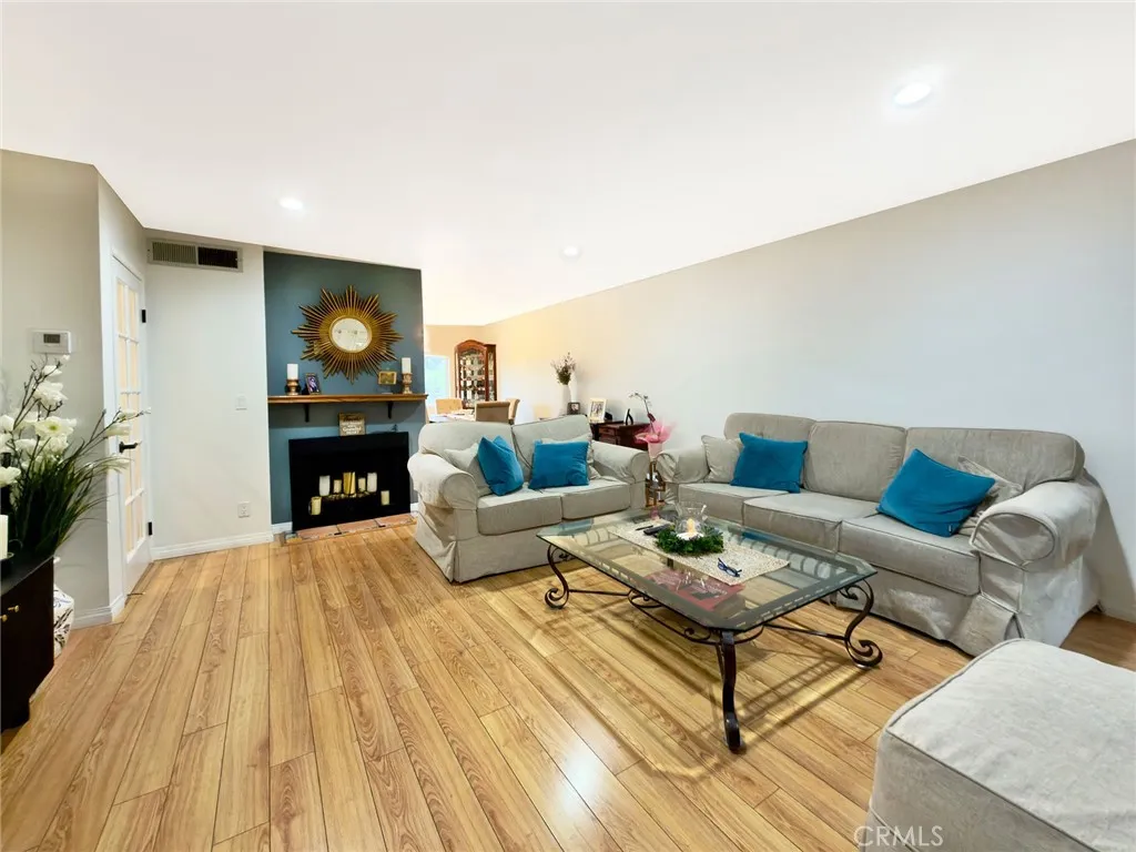 9788 Via Zibello, Burbank, California 91504 home-pic-3
