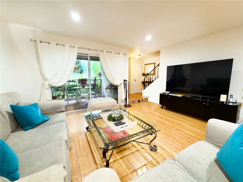 9788 Via Zibello, Burbank, California 91504 home-pic-6
