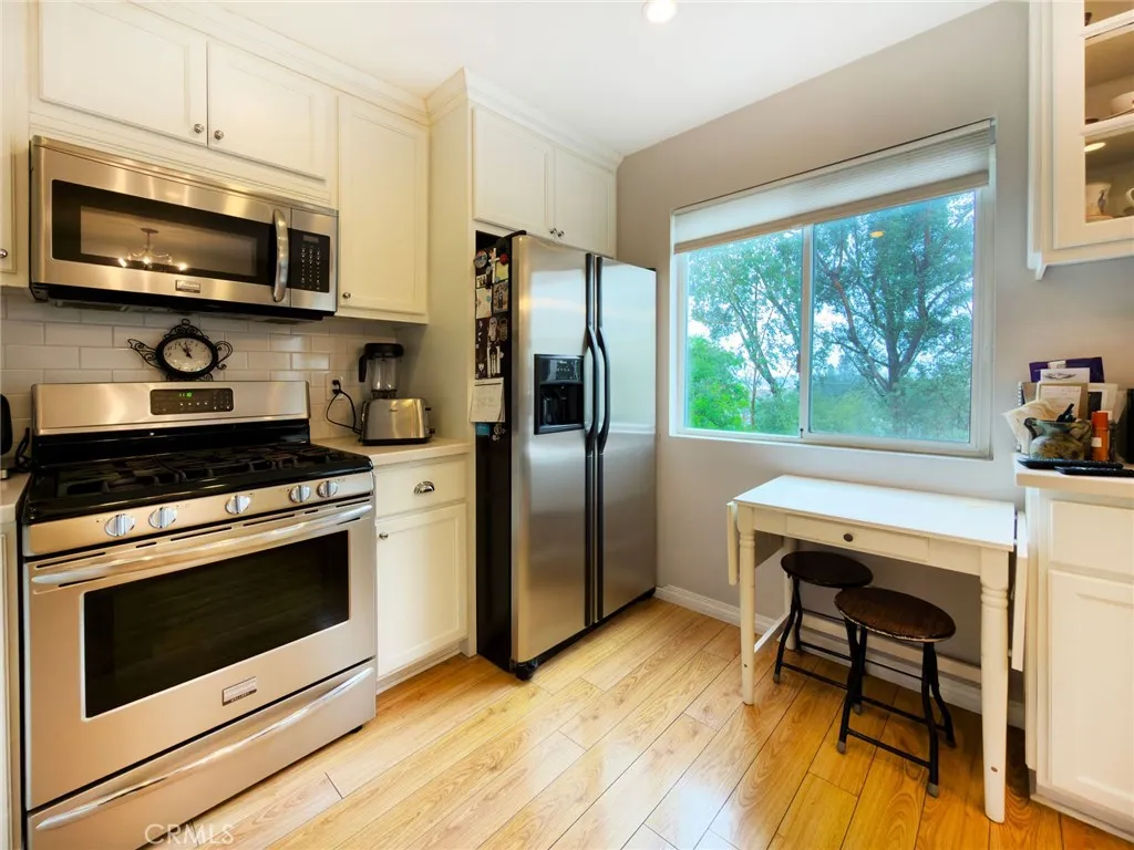 9788 Via Zibello, Burbank, California 91504 home-pic-11