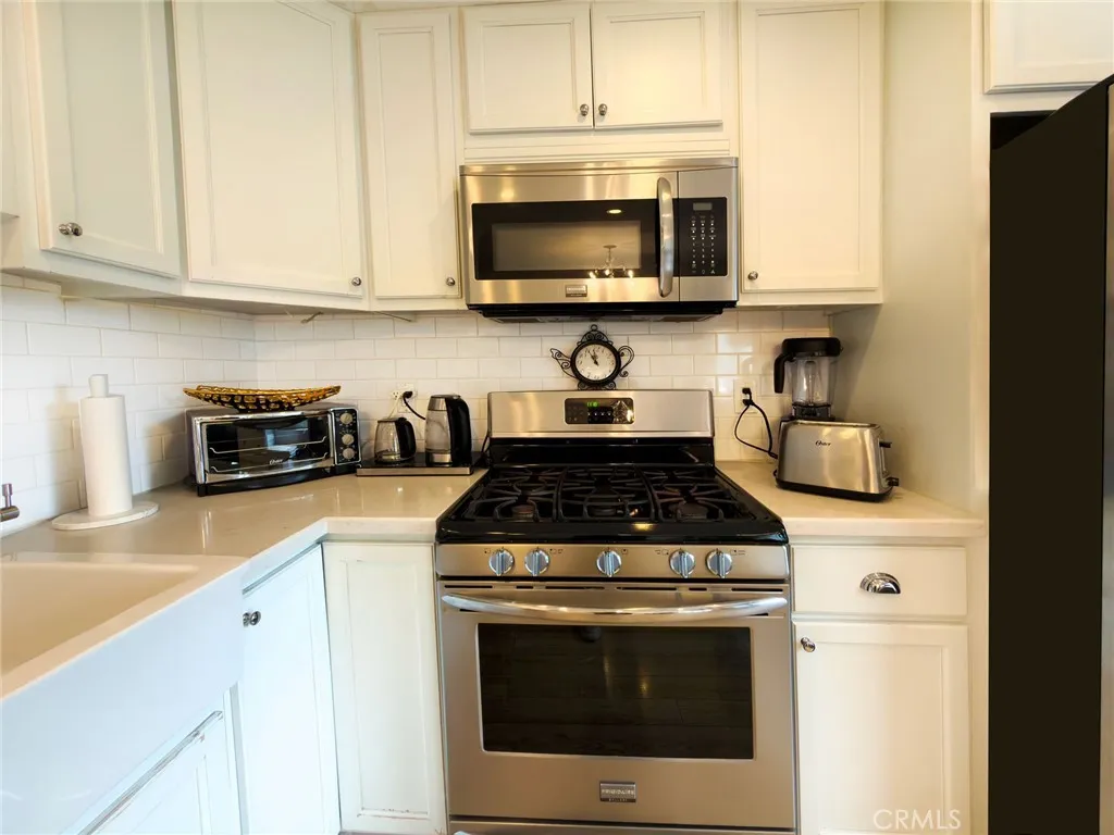 9788 Via Zibello, Burbank, California 91504 home-pic-10