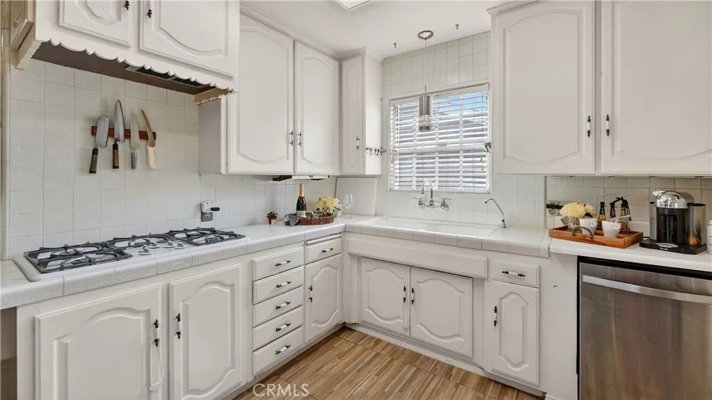 311 S Colfax, La Habra, California 90631 home-pic-15