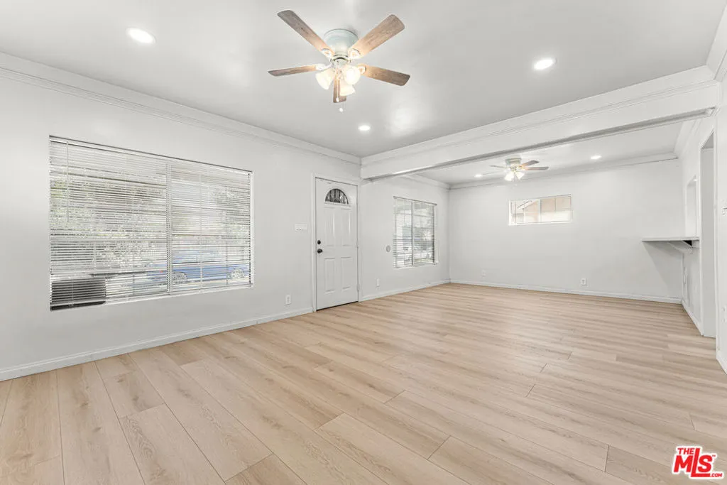 854 W 64th Street, Los Angeles, California 90044 home-pic-4