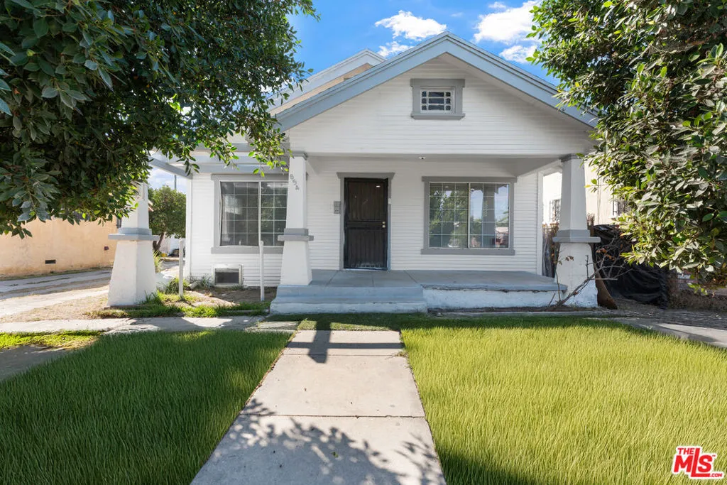854 W 64th Street, Los Angeles, California 90044 home-pic-1