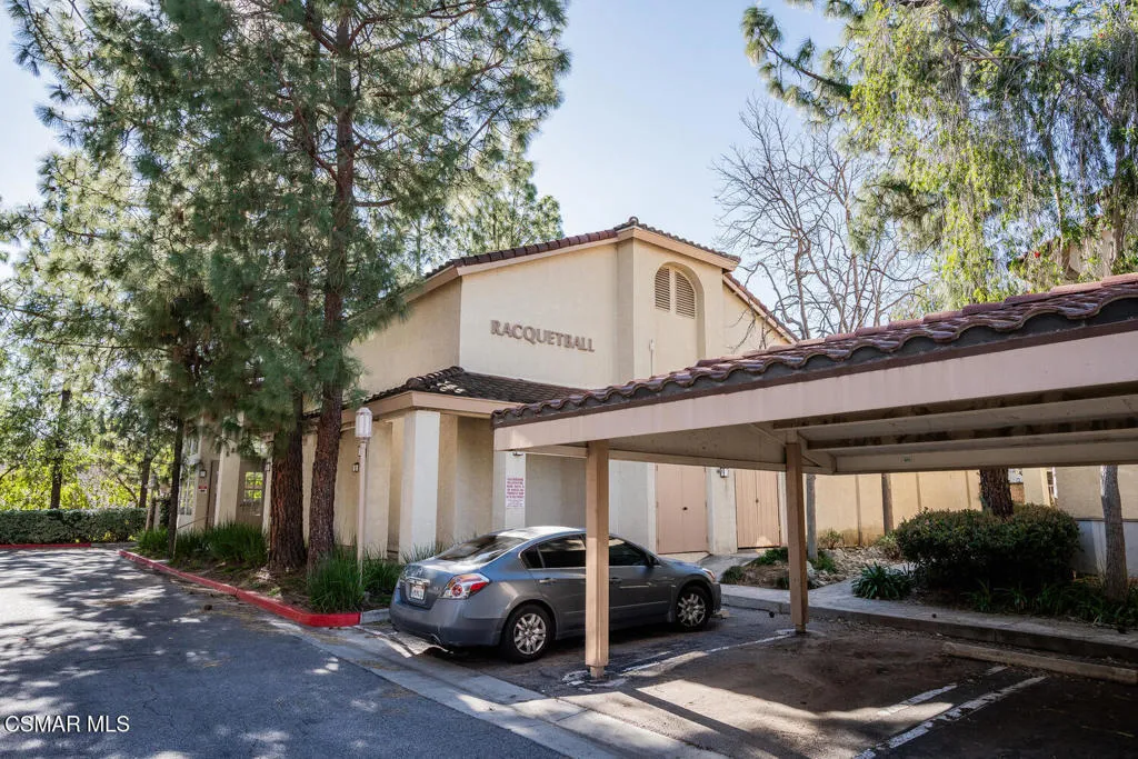 5782 Oak Bank Trail 103, Oak Park, California 91377 home-pic-29