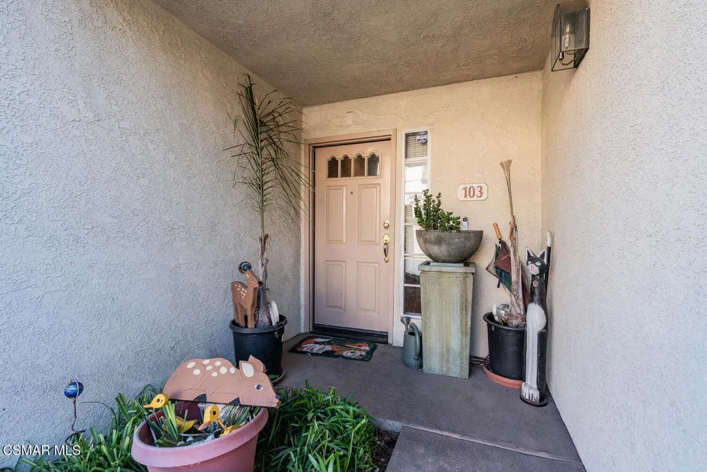 5782 Oak Bank Trail 103, Oak Park, California 91377 home-pic-28