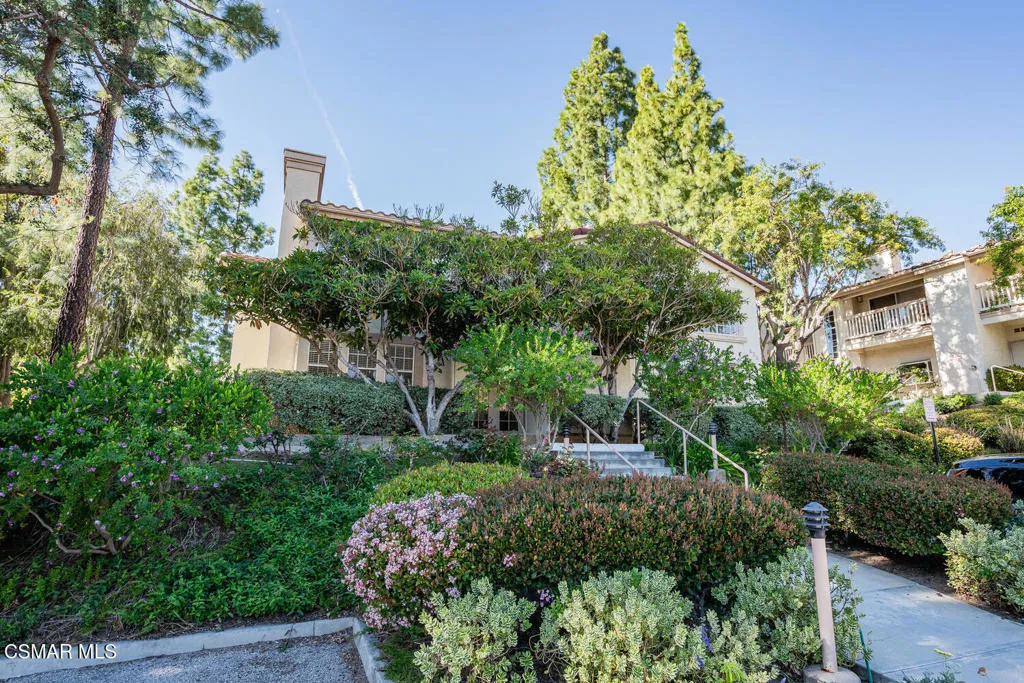 5782 Oak Bank Trail 103, Oak Park, California 91377 home-pic-20