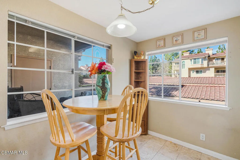 5782 Oak Bank Trail 103, Oak Park, California 91377 home-pic-7