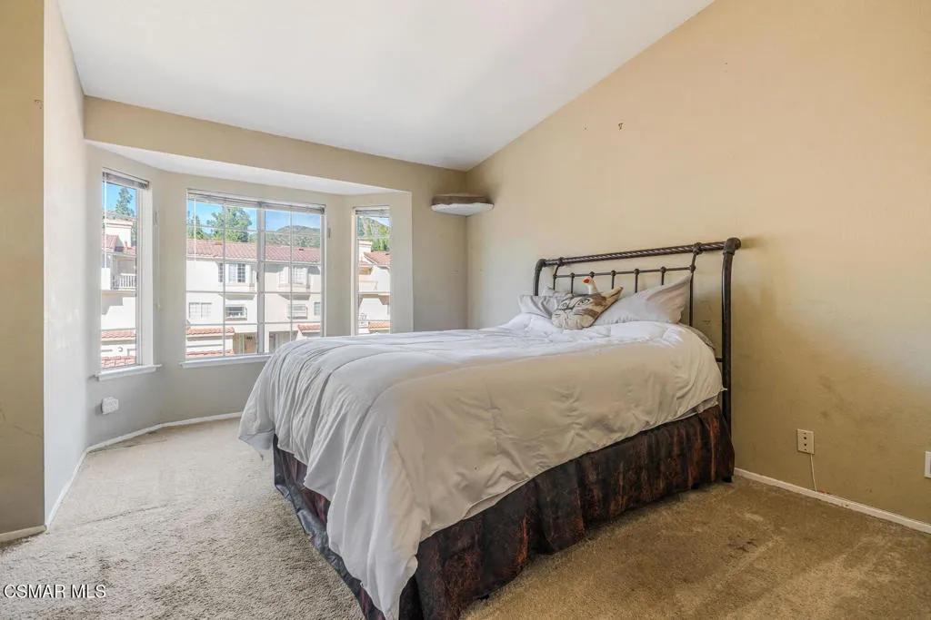 5782 Oak Bank Trail 103, Oak Park, California 91377 home-pic-15
