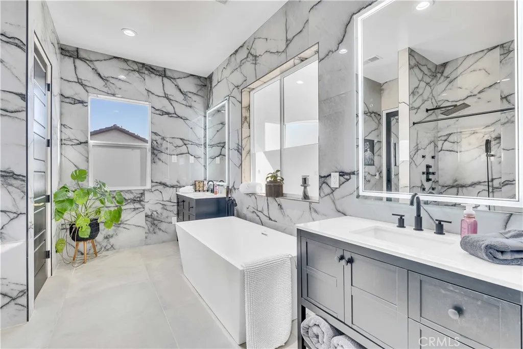 402 S Michelle, Kerman, California 93630 home-pic-43