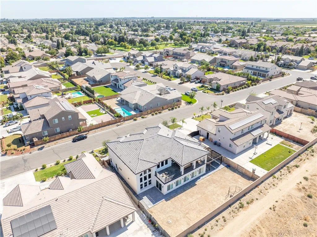 402 S Michelle, Kerman, California 93630 home-pic-65
