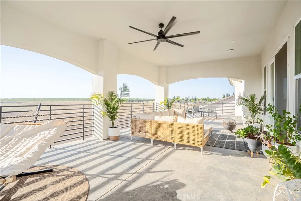 402 S Michelle, Kerman, California 93630 home-pic-49