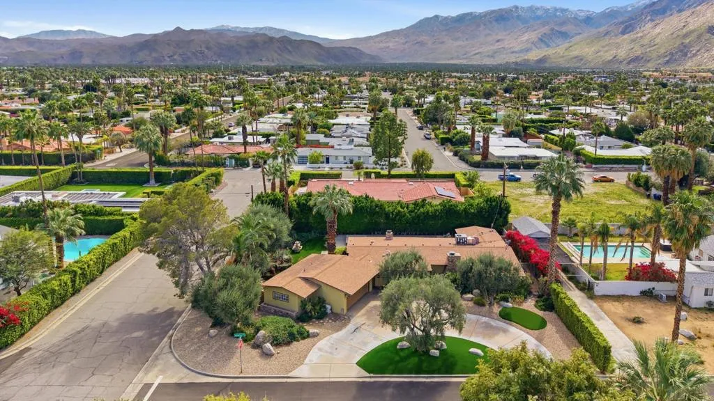 1387 E Verbena Drive, Palm Springs, California 92262 home-pic-2