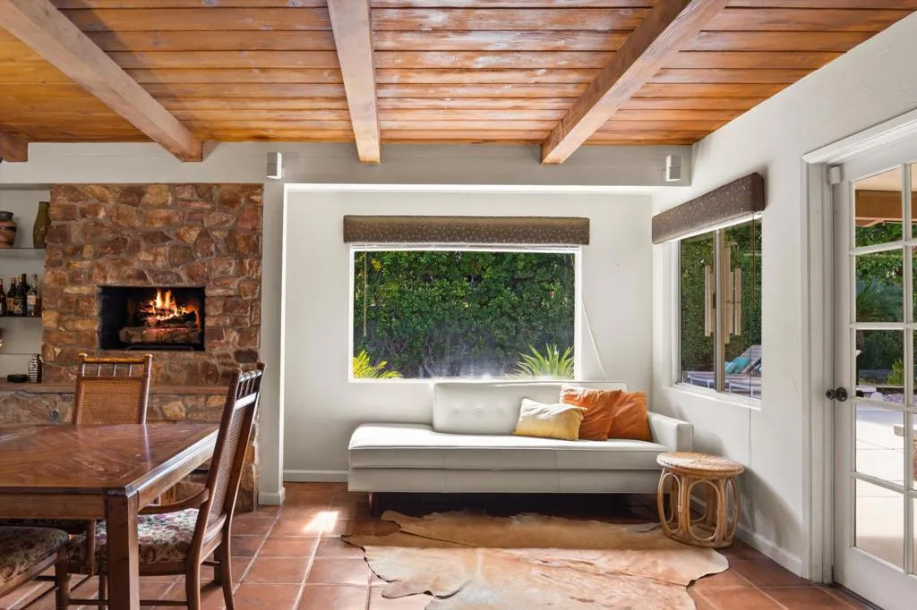 1387 E Verbena Drive, Palm Springs, California 92262 home-pic-12
