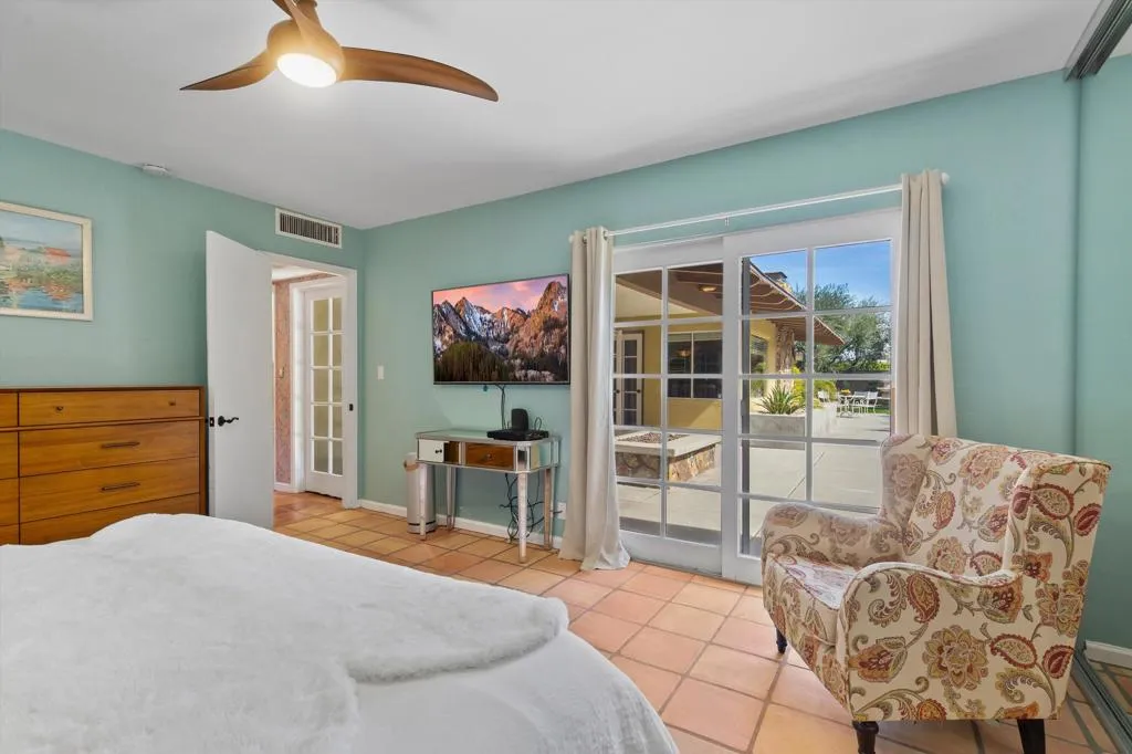 1387 E Verbena Drive, Palm Springs, California 92262 home-pic-22