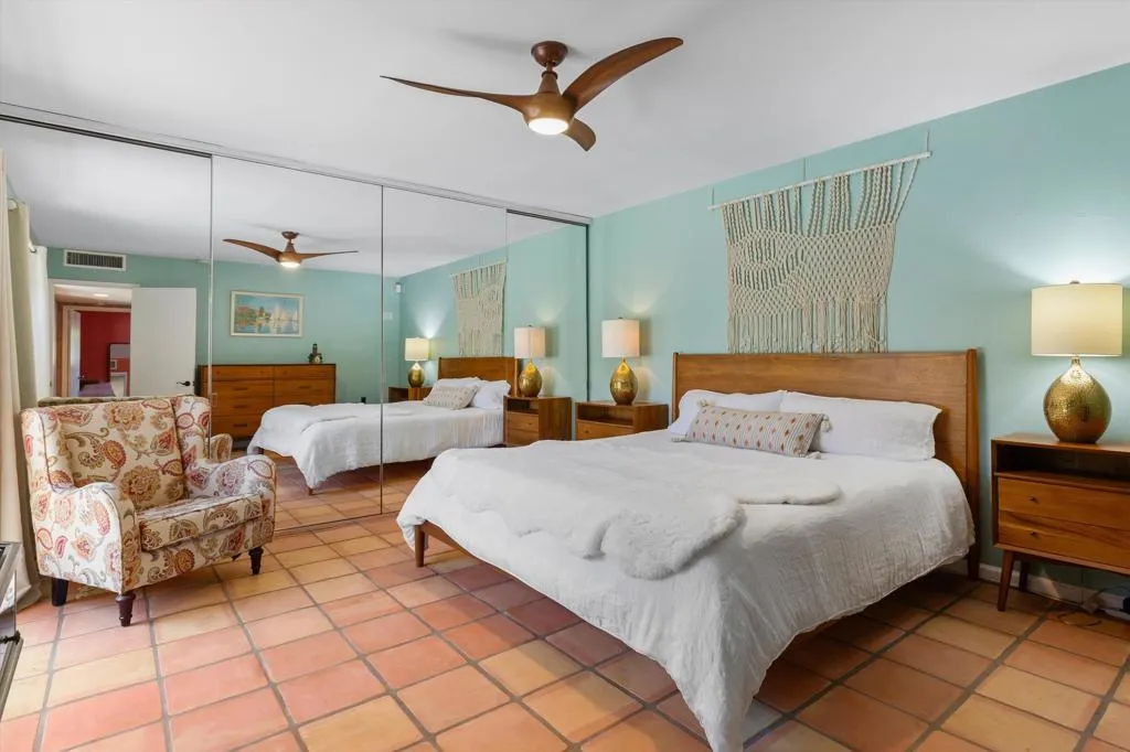 1387 E Verbena Drive, Palm Springs, California 92262 home-pic-21
