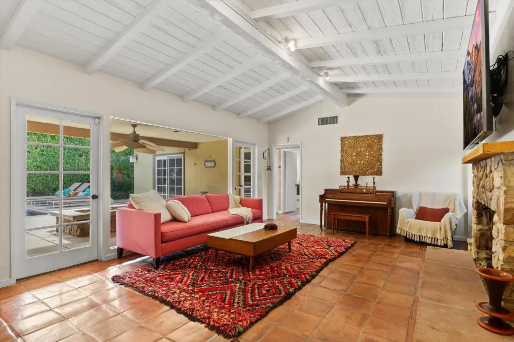 1387 E Verbena Drive, Palm Springs, California 92262 home-pic-7